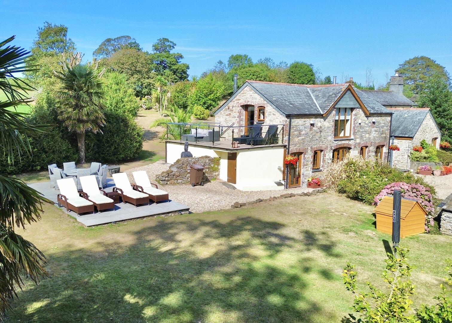 3 bed property in Carwinnick, Truro
